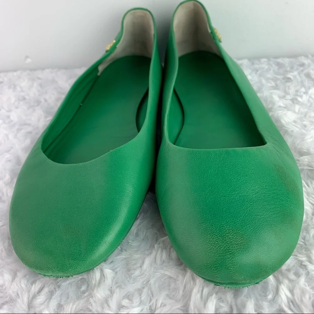 Tory Burch Green Leather Ballet Flats with Gold Logo - Picture 3 of 7